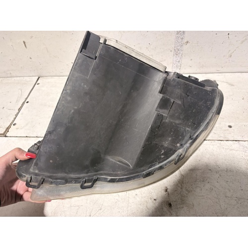 Chrysler Voyager Right Headligt RS 11/2004-02/2008 