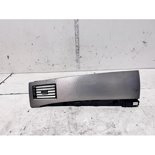 Jaguar XF Left Dash Vent with Trim Piece X250 06/2008-05/2015