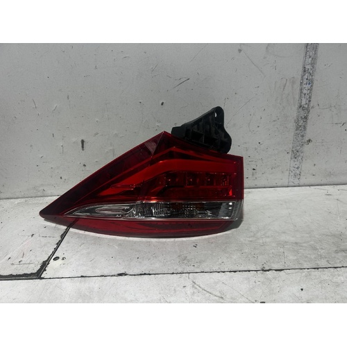 Toyota Corolla Right Taillight ZRE172R 11/2016-06/2019