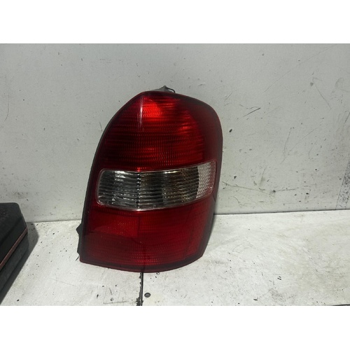 Mazda 323 Right Taillight BJ 09/1998-05/2002