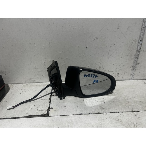 Toyota Corolla Right Door Mirror ZRE172R 12/2013-06/2019