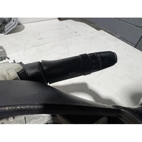Mitsubishi Pajero Flasher Switch NT 08/2006-08/2014