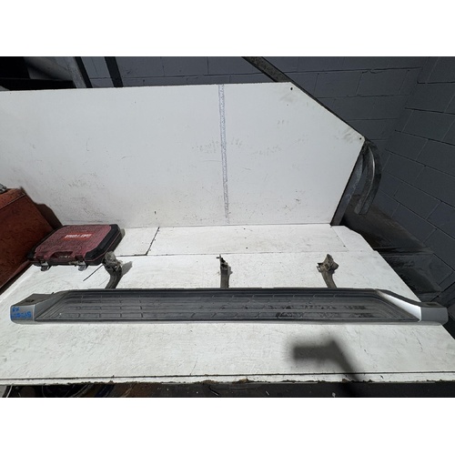 Mitsubishi Pajero Right Side Step NT 08/2006-04/2021