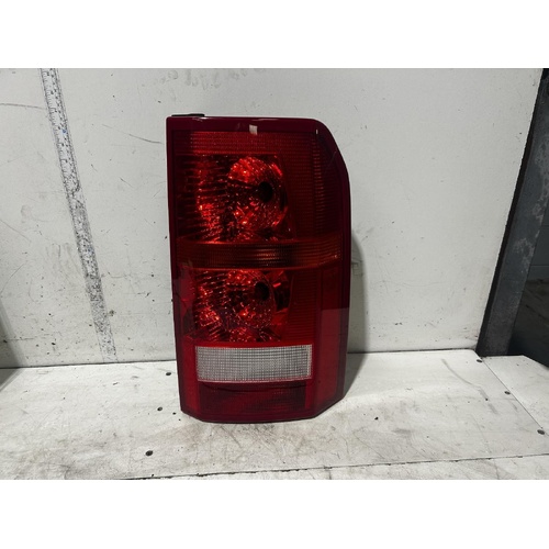 Land Rover Discovery Right Taillight L319 04/2006-04/2009