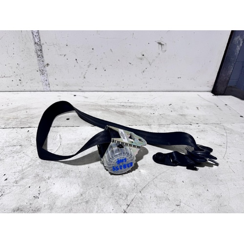 Land Rover Discovery Left Front Seat Belt Series 3 02/2005-09/2009