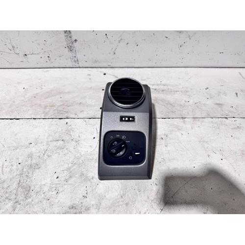 Land Rover Discovery Right Dash Vent Series 3 02/2005-09/2009