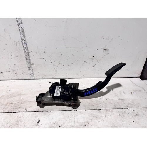 Land Rover Discovery Accelerator Pedal Series 3 02/2005-09/2009