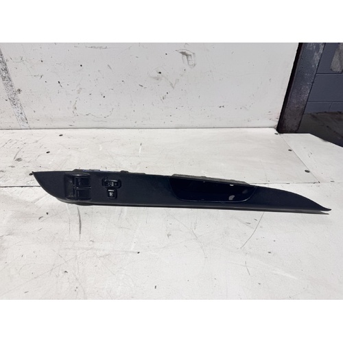 Toyota Hiace Power Window MASTER Switch KDH201 01/2005-02/2014