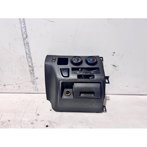 Toyota Hiace Heater Controls KDH201 01/2005-02/2014