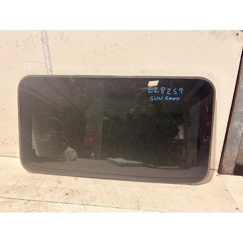 Mitsubishi Lancer Sunroof CG 07/1996-06/2002 