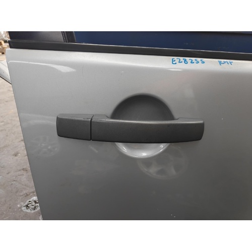 Land Rover Discovery Right Front Outer Door Handle L319 02/2005-12/2016
