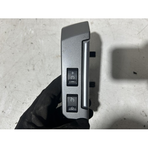 Land Rover Discovery Left Steering Wheel Controls L319 02/2005-09/2009