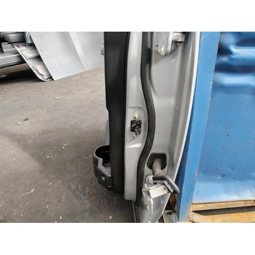 Land Rover Discovery Left Rear Check Strap L319 02/2005-09/2009