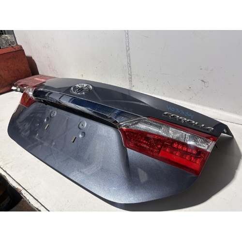Toyota Corolla Right Bootlid Light ZRE172 12/2013-10/2016