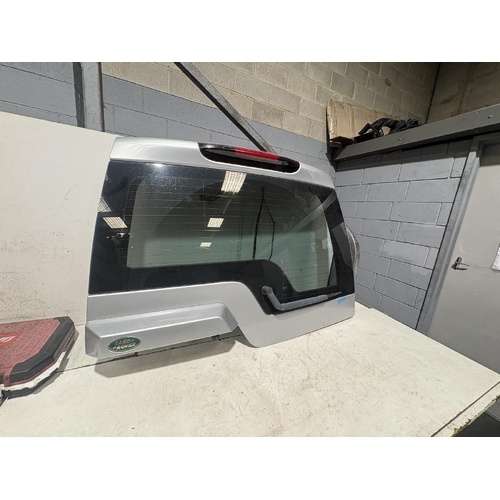 Land Rover Discovery Upper Tailgate Series 3 10/2009-12/2016