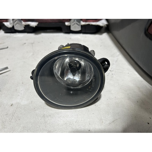 Land Rover Discovery Right Fog Light L319 10/2009-02/2014
