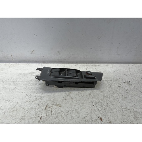 Toyota Corolla Right Front Window Switch ZZE122 12/2001-04/2007