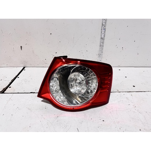 Volkswagen Jetta Right Tail Light 1KM 02/2006-07/2011