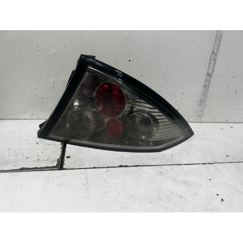 ord Falcon Right Taillight 04/2001