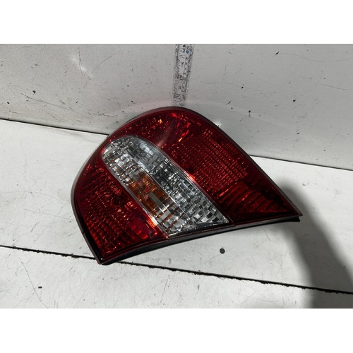 Toyota Camry Right Taillight SK36 08/2002-09/2004