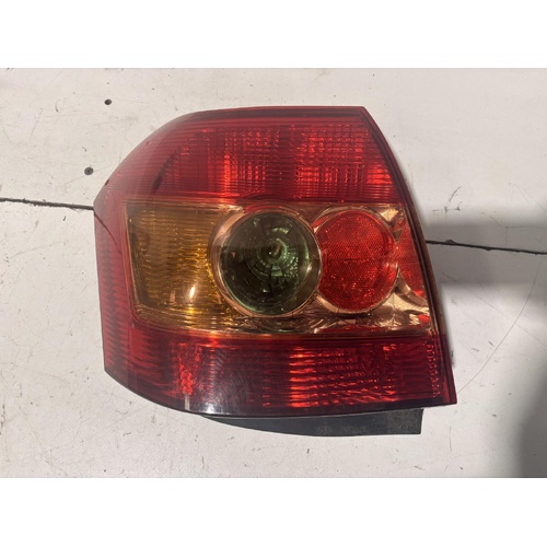 Toyota Corolla Right Tail Light ZZE122 08/2004-06/2007