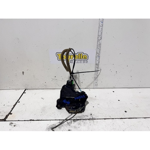 Toyota Corolla Right Front Door Lock Mechanism ZZE122 12/2001-06/2007