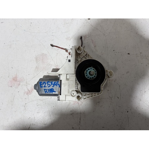Volkswagen Touareg Right Hand Rear Window Regulator Motor 7P 12/10 - 04/18 