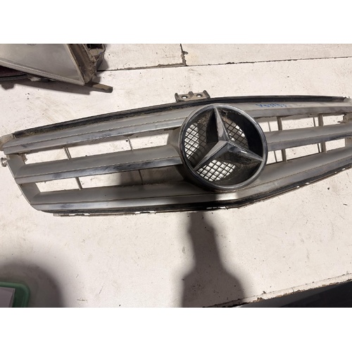 Mercedes C Class Grille C220 W204 07/2007-04/2011