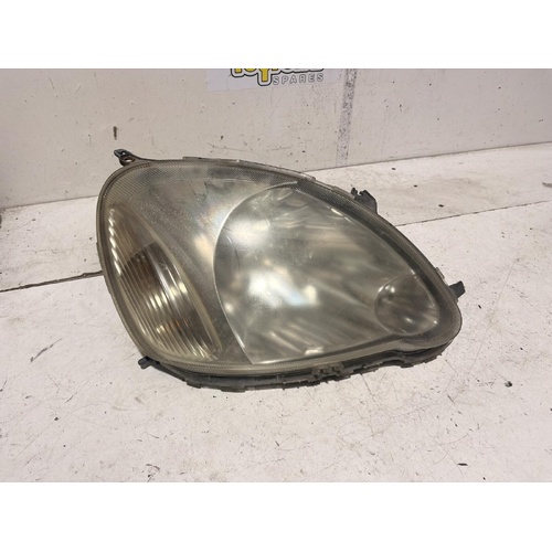 Toyota Echo Right Headlight NCP10R 10/2002-09/2005