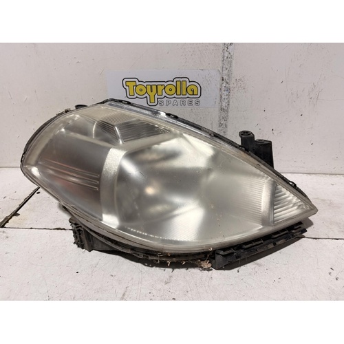 Nissan Tiida Right Headlight C11 09/2004-02/2010
