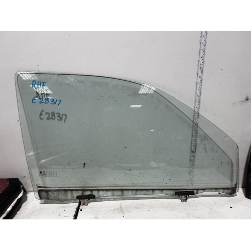Great Wall V200/V240 Right Front Window K2 07/1009-01/2015