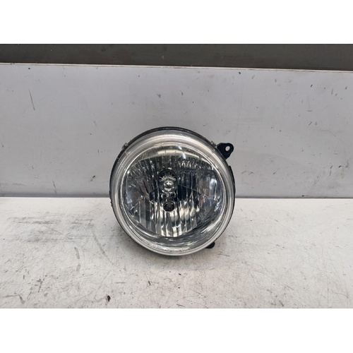 Jeep Cherokee Right Head Light KJ 09/2001-12/2007