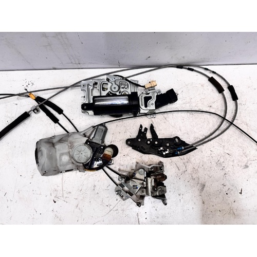 Toyota Tarago Right Rear Door Lock Mechanism ACR50 01/2006-06/2020