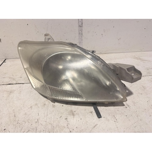 Toyota Yaris Right Headlight NCP93R 03/2006-06/2016