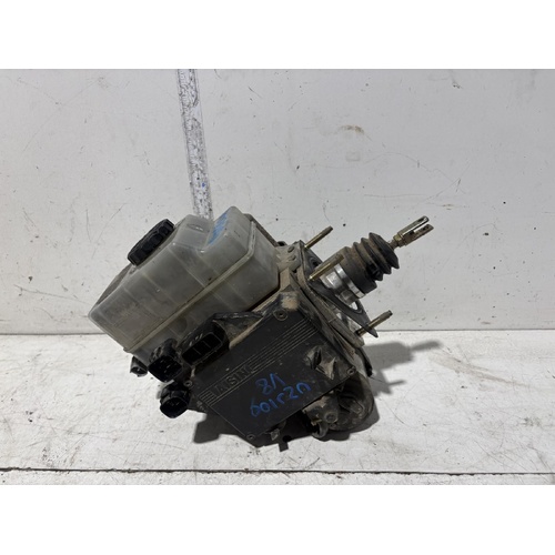 Toyota Land Cruiser Brake Booster UZJ100 01/1998-10/2007