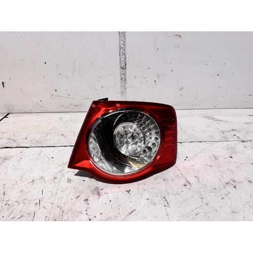 Volkswagen Jetta Right Tail Light 1KM 02/2006-07/2011