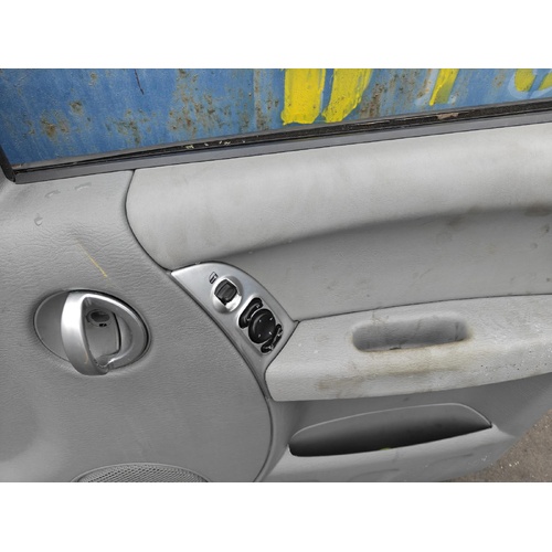 Jeep Cherokee Right Front Window / Mirror Switch KJ 09/2001-11/2007