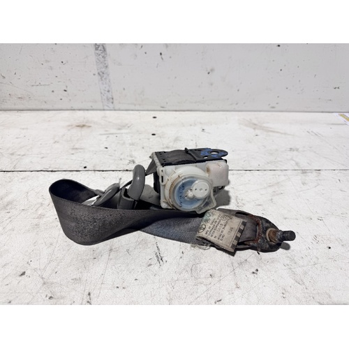Toyota Landcruiser Right Rear 2nd Row Seat Belt UZJ100 01/1998-10/2007