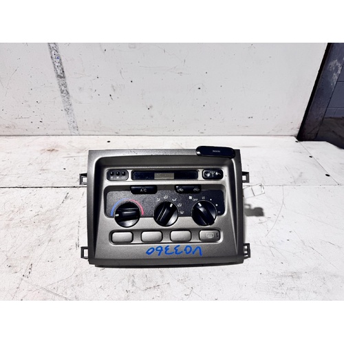Toyota Landcruiser Heater Controls UZJ100 10/2002-10/2007