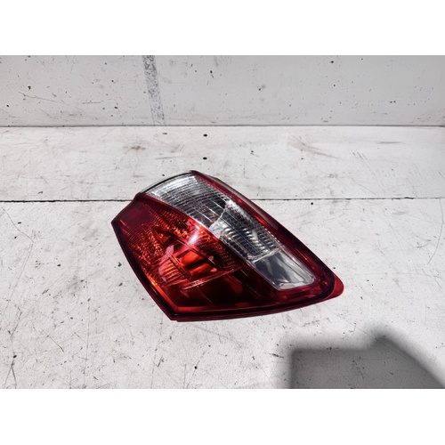 Nissan Dualis Right Tail Light J10 01/2010-04/2012