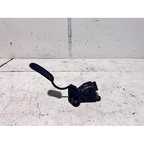 Toyota Hilux Accelerator Pedal GGN15 03/2005-08/2015