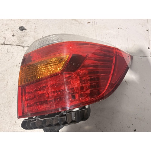 Toyota Kluger Right Taillight GSU40R 05/2007-07/2010