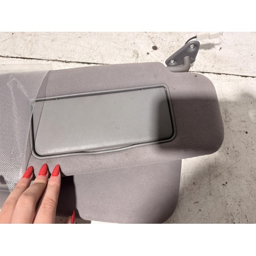 Toyota Landcruiser Sunvisor Pair 01/1998-10/2007