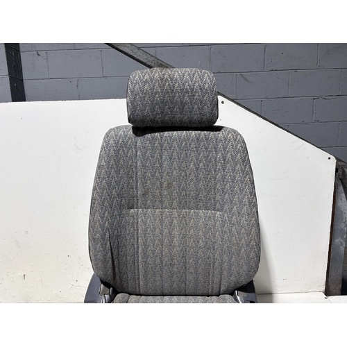Toyota Hilux Right Front Seat RZN174 09/1997-03/2005