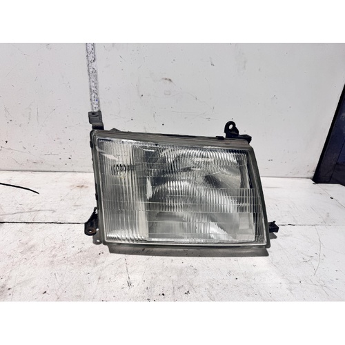 Toyota Landcruiser Right Head Light UZJ100 01/1998-05/2005