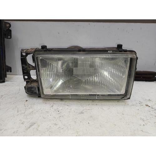 Volvo 740 Right Head Light 01/1990-01/1992