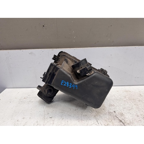 Toyota Kluger Air Cleaner Box with Air Flow Meter GSU40 05/2007-02/2014