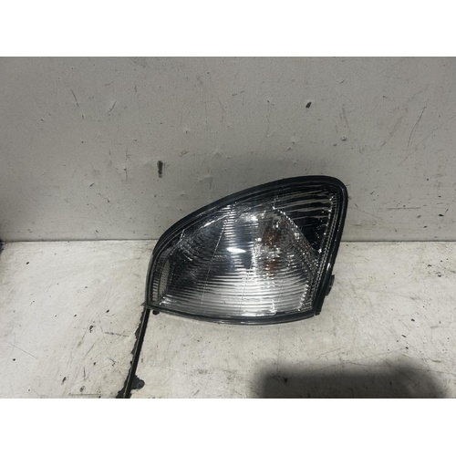 Toyota Landcuriser Right Corner Light  11/2000-11/2004