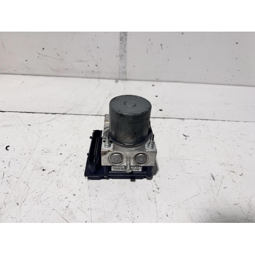 Holden Commodore ABS Pump / Module VZ 08/2004-09/2007