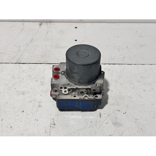 Mitsubishi Triton ABS Pump / Module MN 08/2009-04/2015